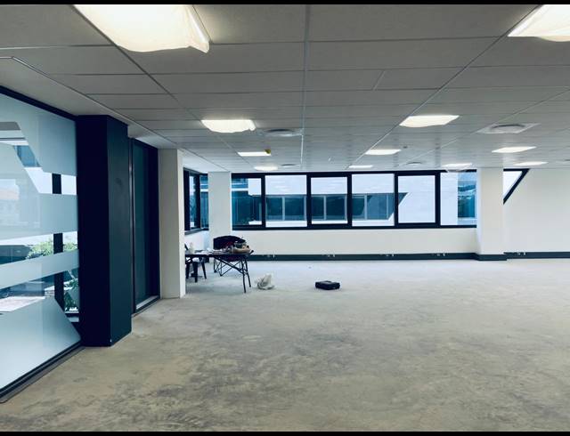 333M² OFFICE TO LET IN VORNA VALLEY